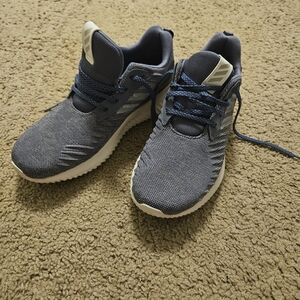 Womens Size 8 Adidas Alpha-bounce